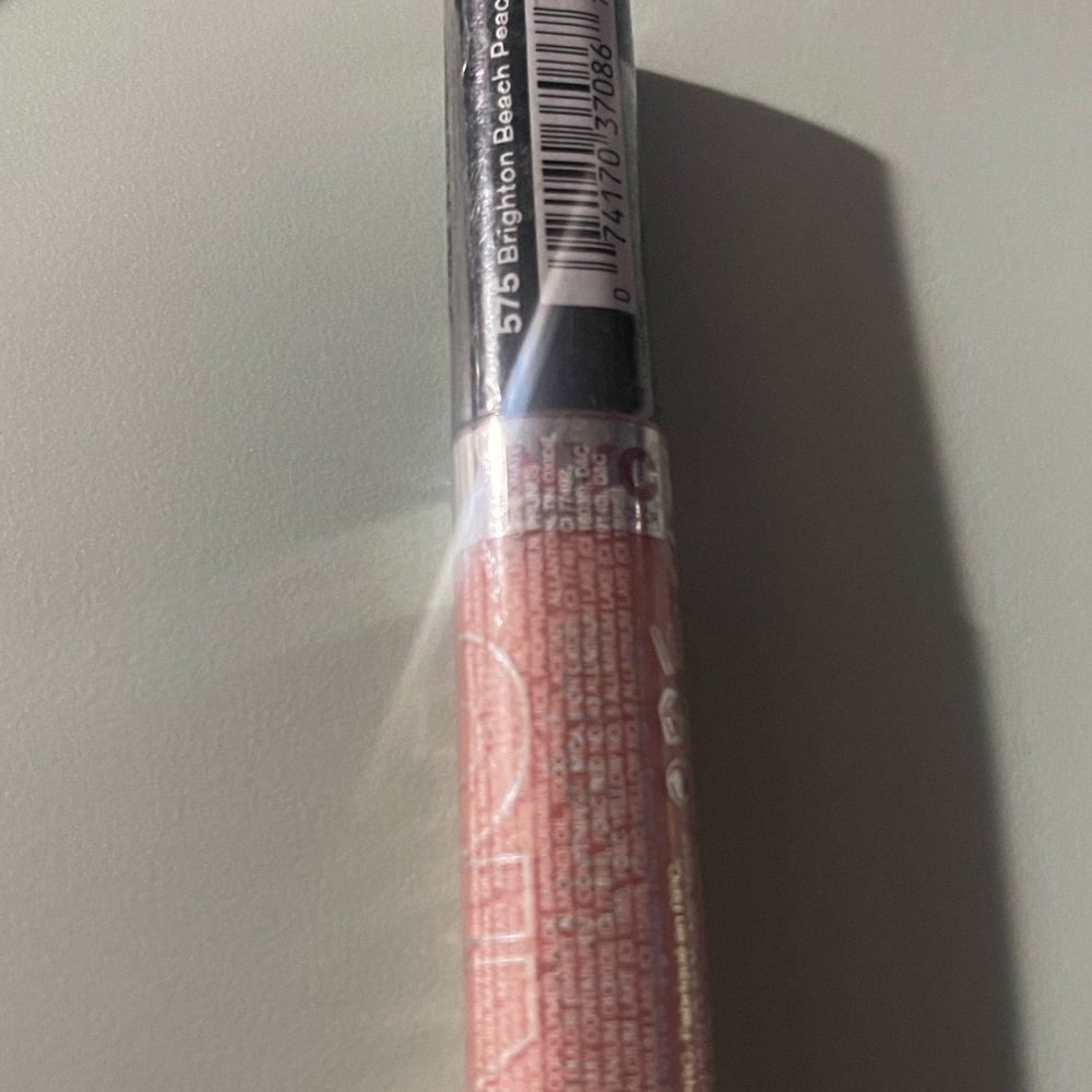 NYC Liquid Lip Shine Lip Gloss 575 BRIGHTON BEACH PEACH Discontinued SEALED